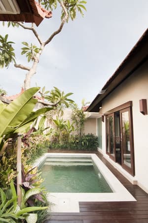 thumbnail: Outdoor pool