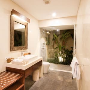 thumbnail: Deep soaking bathtub