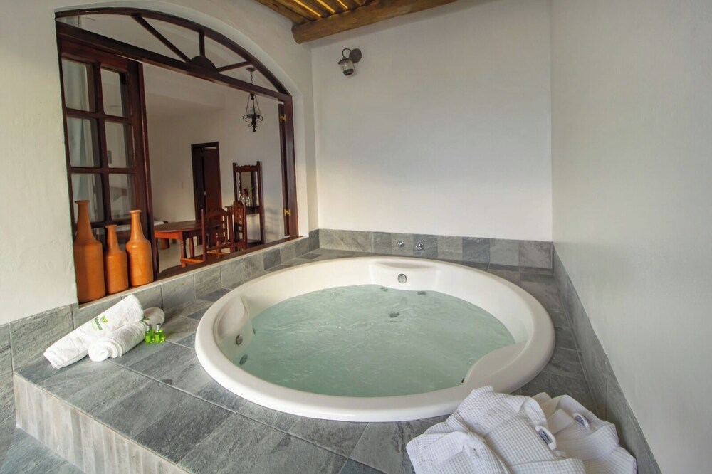 Private spa tub