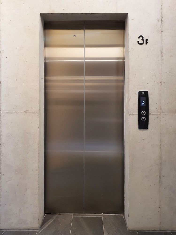 Elevator