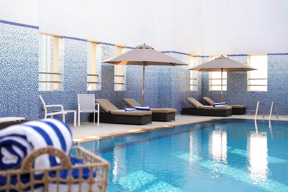 Swimming pool-spa
