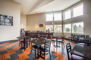 thumbnail: Breakfast area
