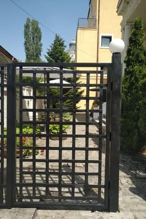 thumbnail: Property entrance