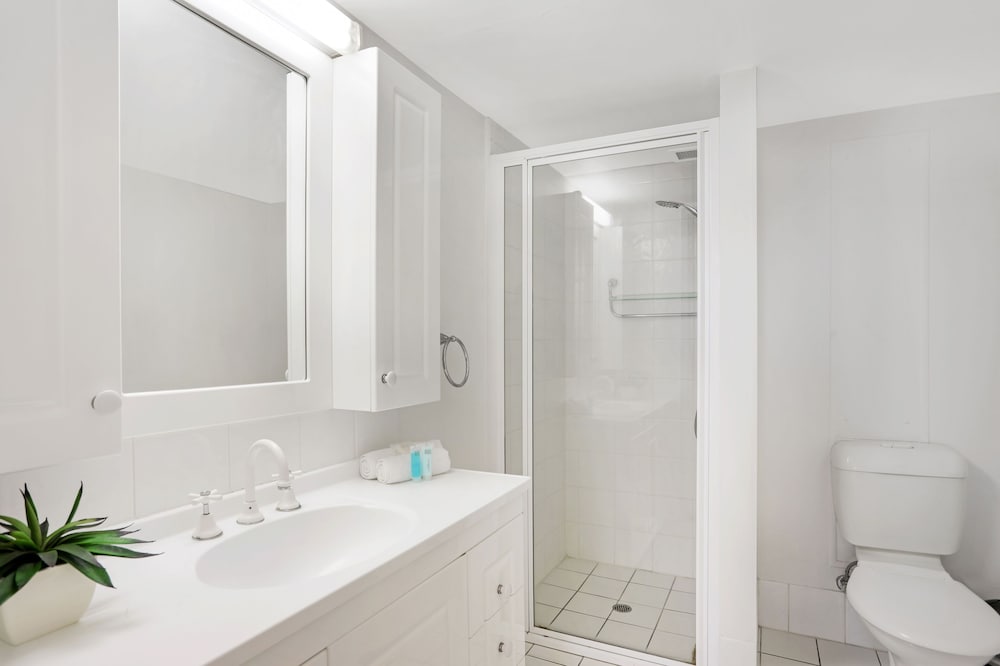 Bathroom shower