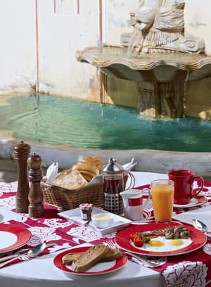 thumbnail: Dining