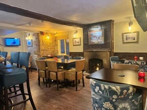 thumbnail: Bar (on property)