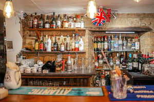 thumbnail: Bar (on property)