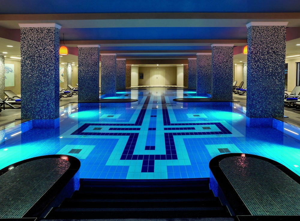 Swimming pool-spa