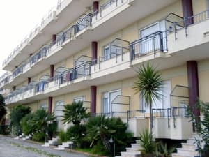 thumbnail: Front of property