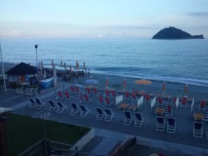 thumbnail: Beach bar