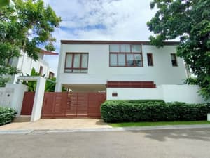 thumbnail: Front of property