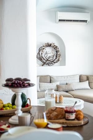 thumbnail: In-room dining