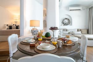 thumbnail: In-room dining