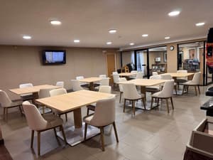 thumbnail: Breakfast area