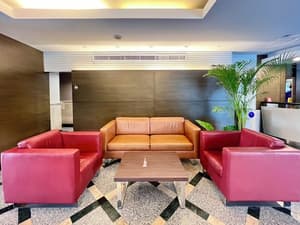 thumbnail: Lobby sitting area