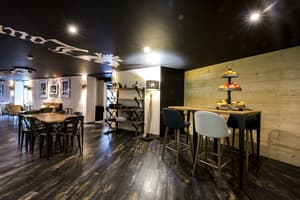 thumbnail: Restaurant