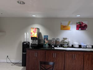 thumbnail: Breakfast area