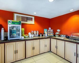 thumbnail: Breakfast area