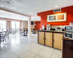 thumbnail: Breakfast area
