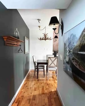 thumbnail: Interior entrance
