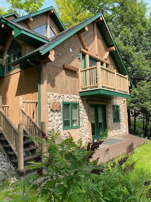 thumbnail: Exterior