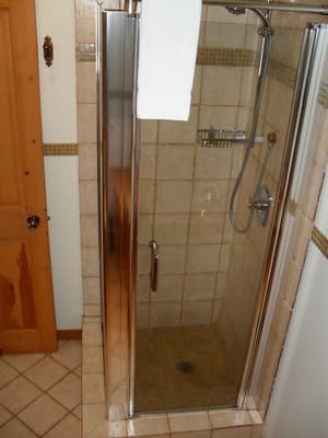 thumbnail: Bathroom shower