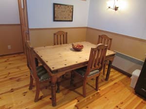 thumbnail: In-room dining