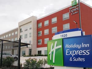 Holiday Inn Express & Suites Houston Iah-Beltway 8