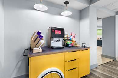 Dining,Dining Area,Restaurant,On-Site