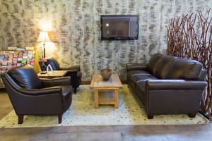 thumbnail: Lobby sitting area