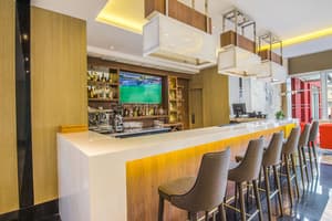 thumbnail: Sports bar