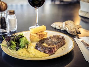 thumbnail: Restaurant
