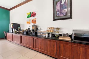 thumbnail: Breakfast area