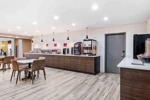 thumbnail: Breakfast area