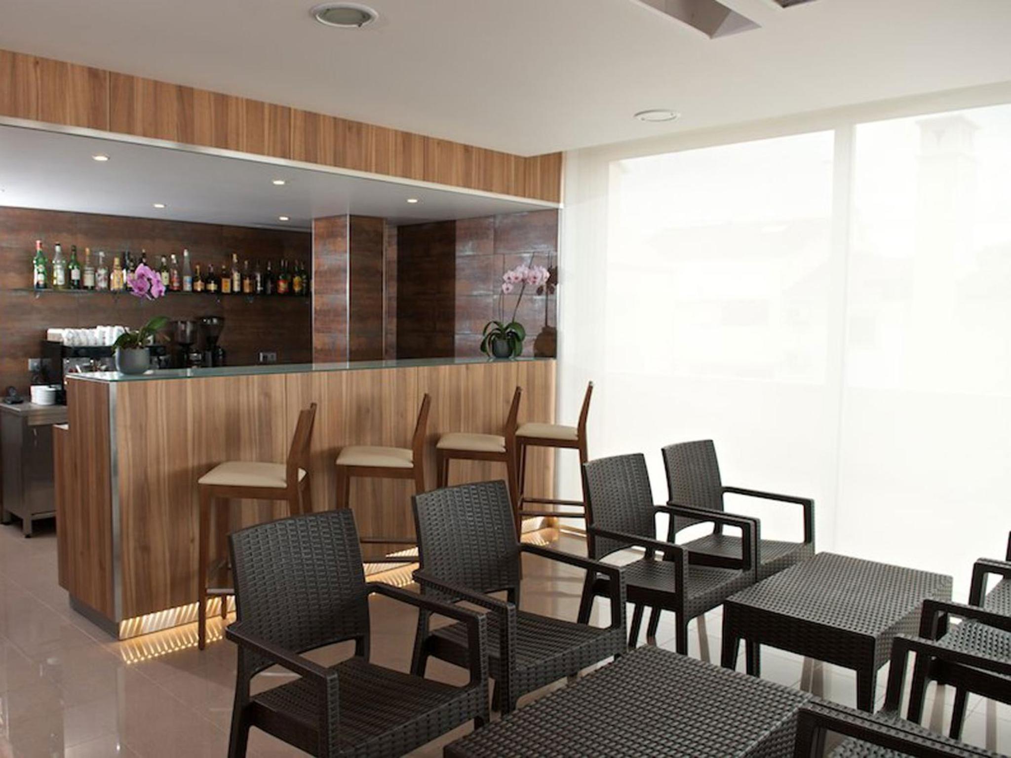 Restaurant-cafeteria