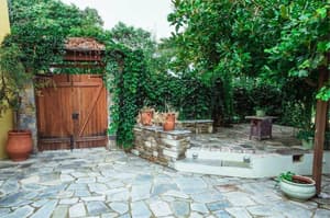 thumbnail: Courtyard