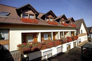 thumbnail: Exterior detail