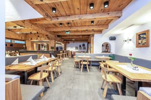 thumbnail: Restaurant