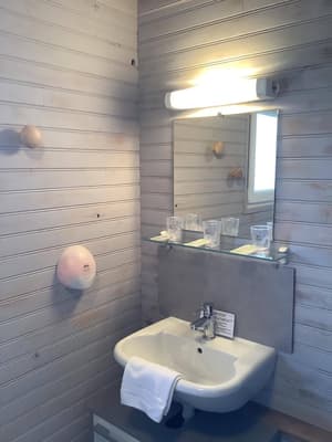 thumbnail: Bathroom