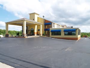 thumbnail: Front of property
