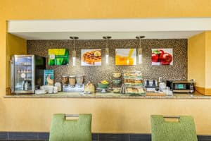 thumbnail: Breakfast area