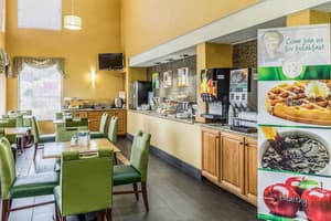 thumbnail: Breakfast area