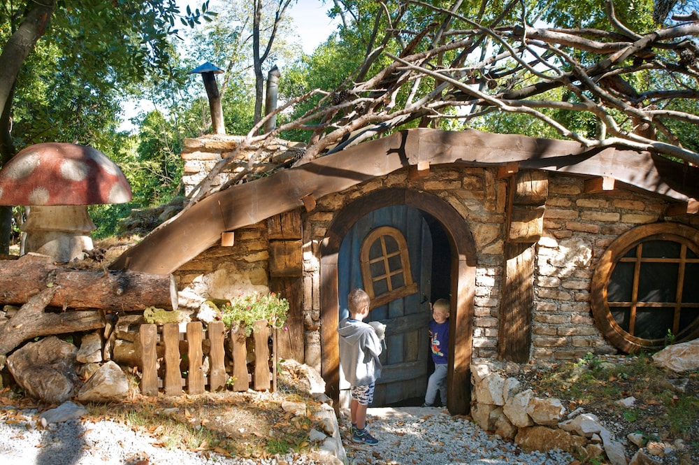 Children's play area - outdoor