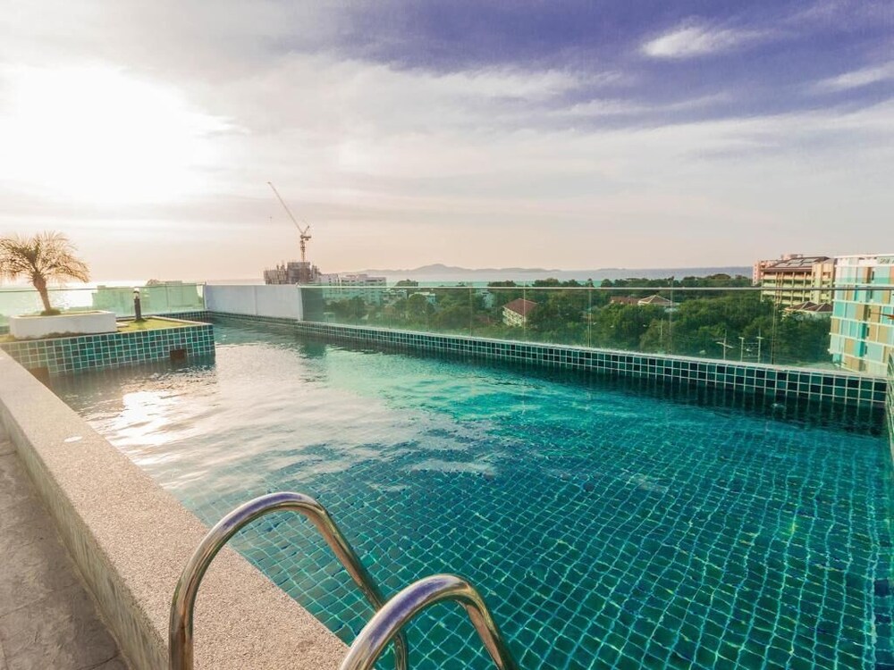 Rooftop pool