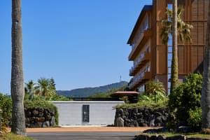thumbnail: Exterior
