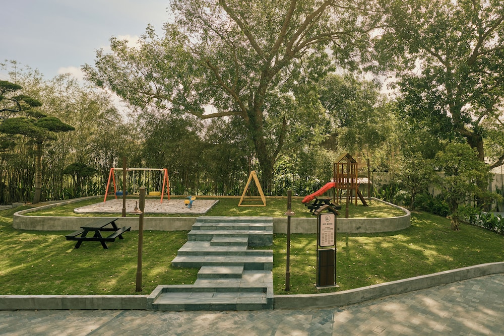 Children's play area - outdoor