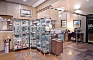 thumbnail: Interior entrance