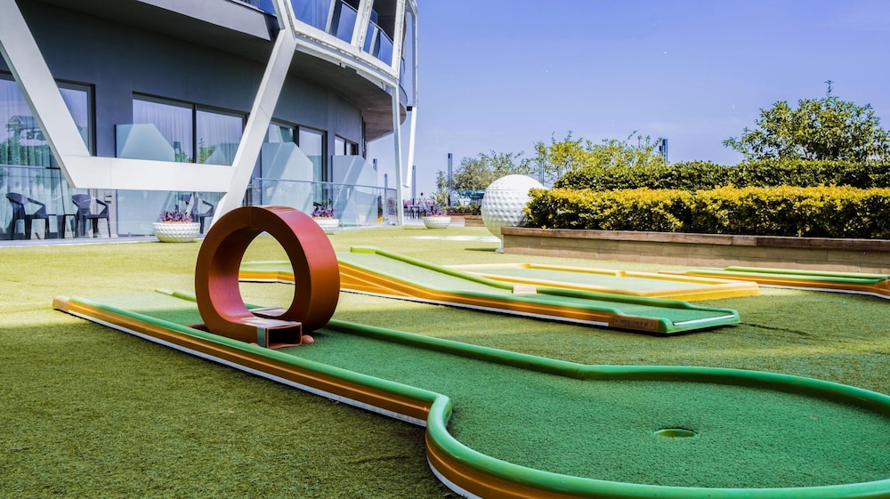 Mini-golf