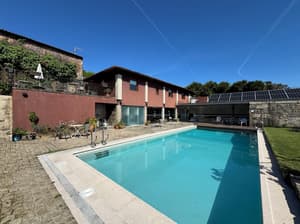 thumbnail: Front of property