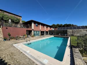 thumbnail: Front of property